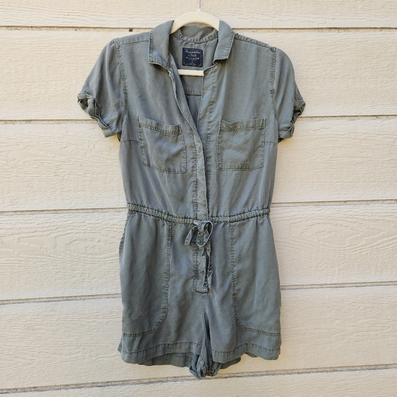 Abercrombie & Fitch olive green utility short sleeve romper small - Picture 1 of 7